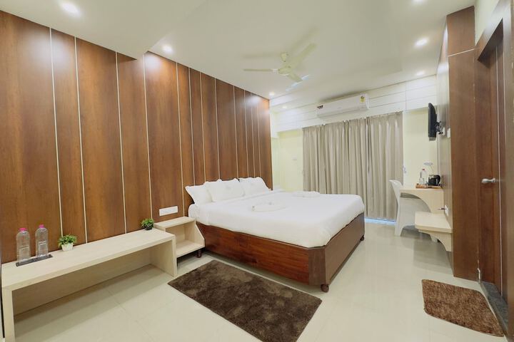 CITY GRAND