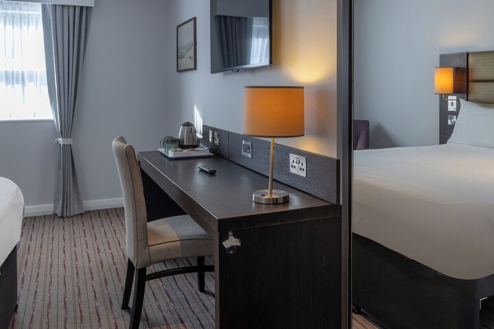 Room 9 of 35
