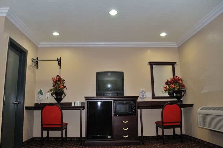 Room 9 of 26