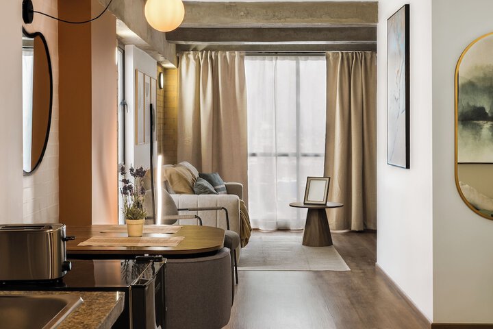 Room 9 of 34