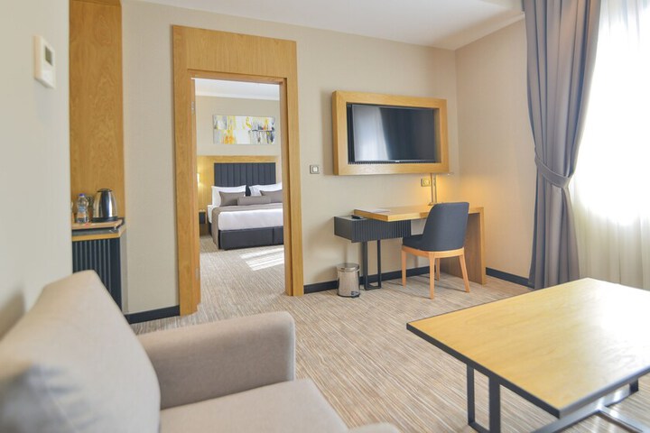 Room 7 of 36