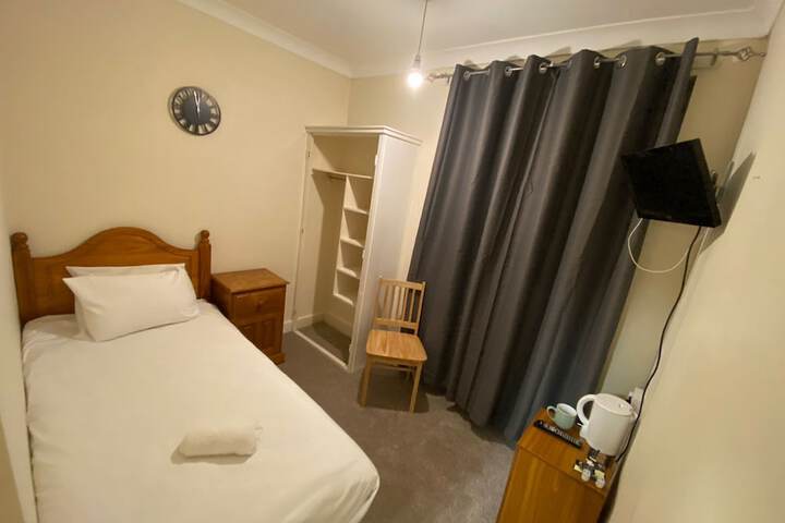 Room 12 of 71