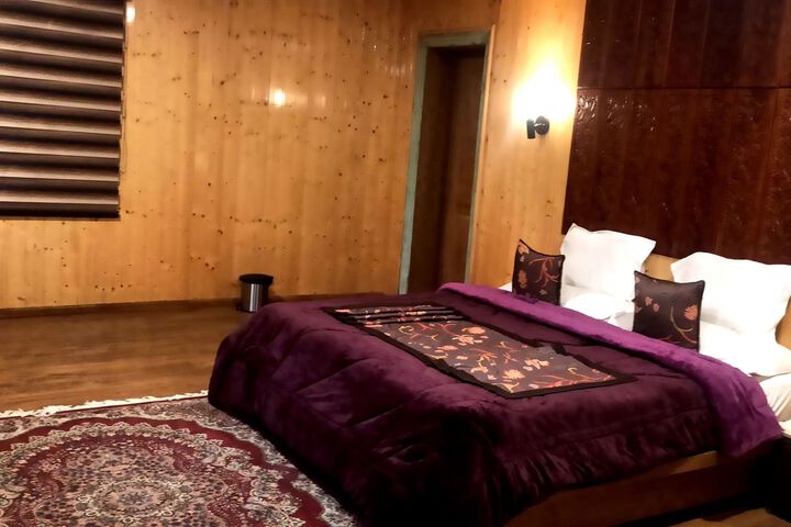 Room 27 of 36