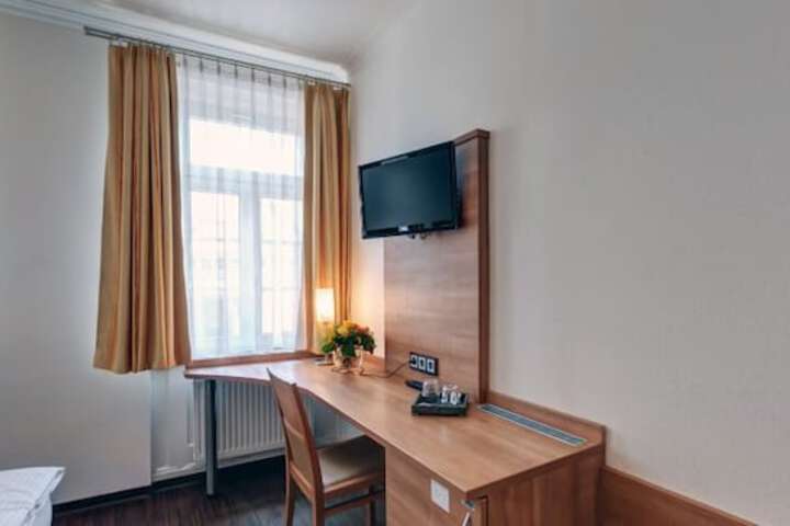 Room 14 of 21