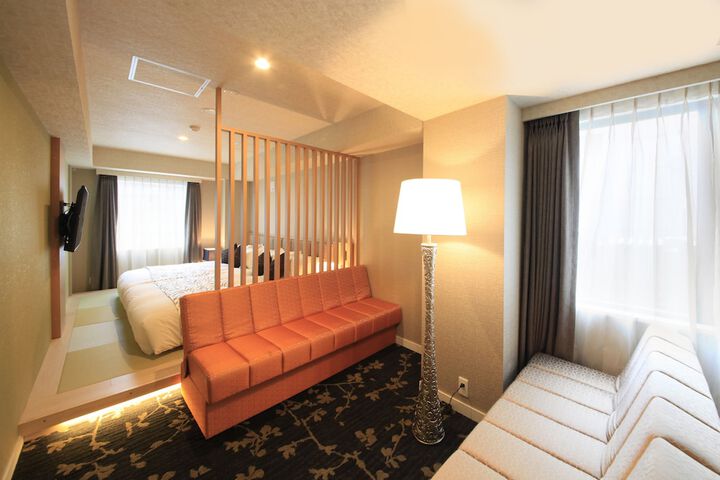 Room 27 of 114