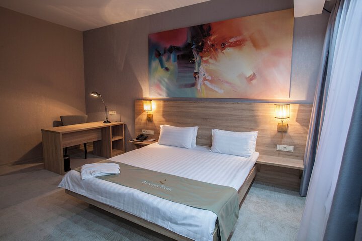 Room 6 of 24