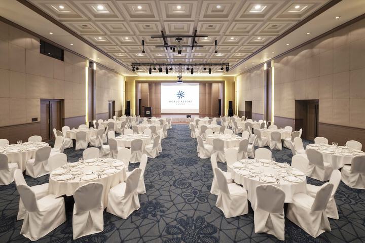 Ballroom/Hall 51 of 61