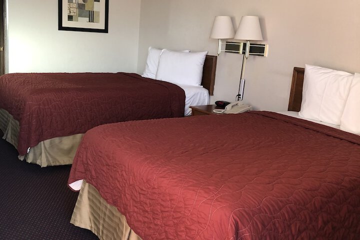 2 Double Beds (4 of 12)