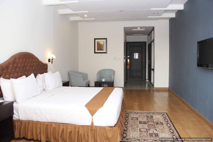 Room 5 of 24