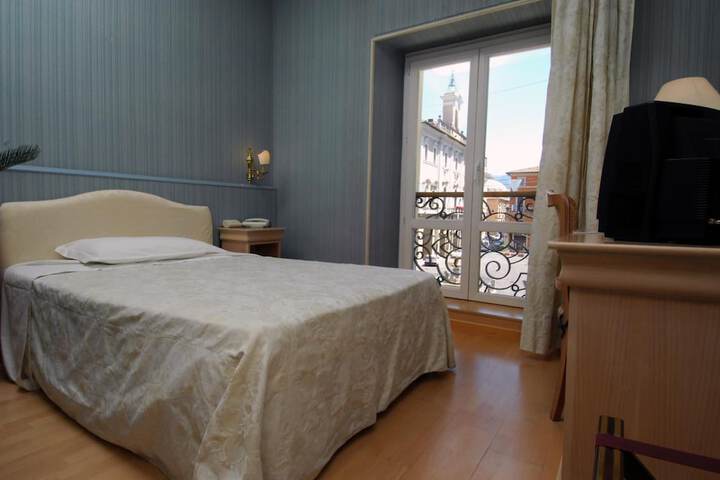 Room 22 of 49