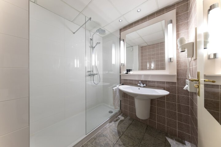 Clean Restrooms