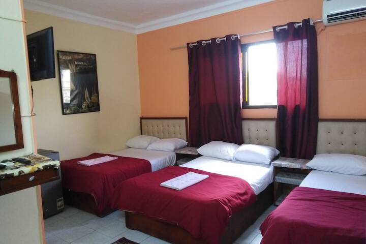 Room 32 of 51