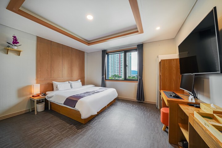 Room 21 of 66