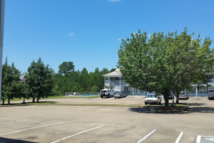 Property Grounds 43 of 46