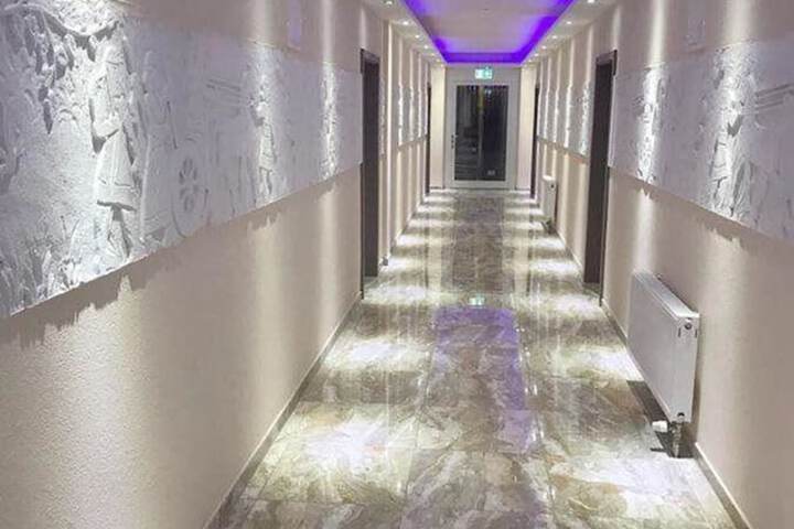 Ballroom/Hall 46 of 55