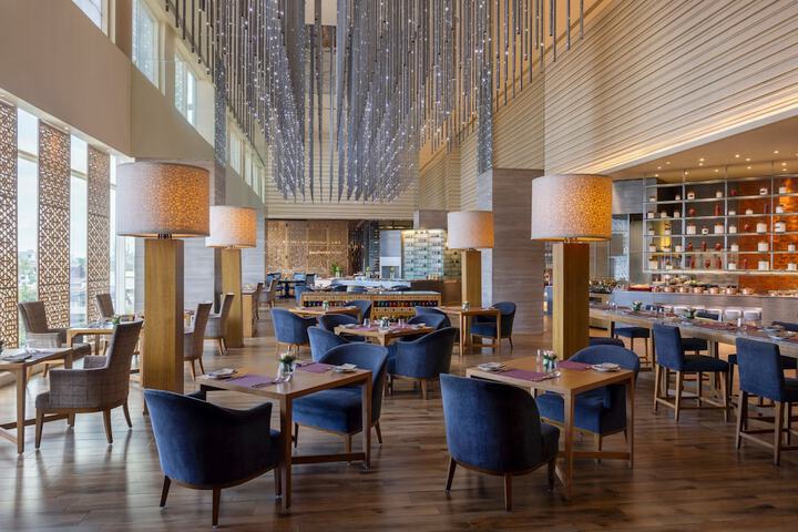 Dining 87 of 128