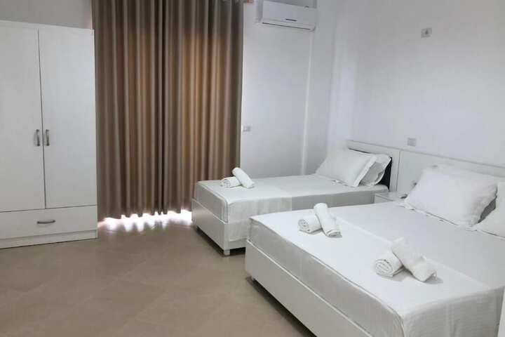 Room 51 of 115