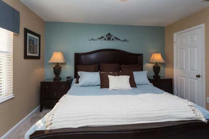 Room 2 of 87