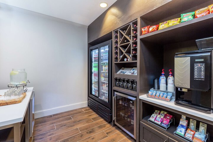 Snack bar