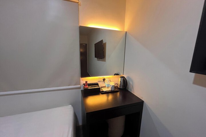 Room 27 of 88