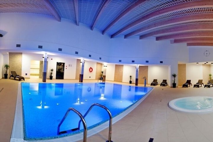 Pools & Facilities