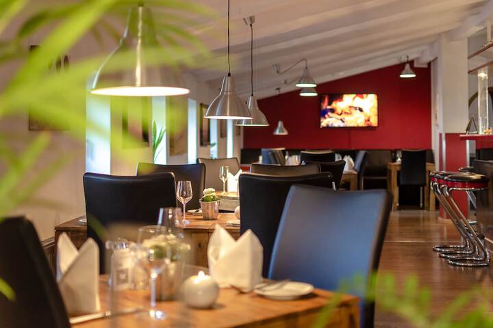 Dining 53 of 68