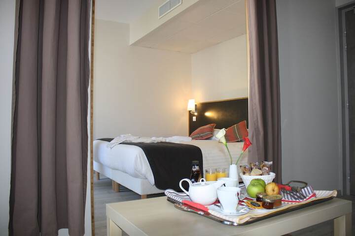 Room 6 of 48