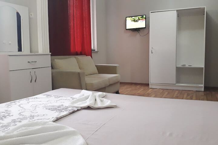Room 5 of 25