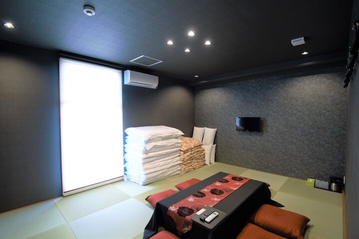Room 14 of 97