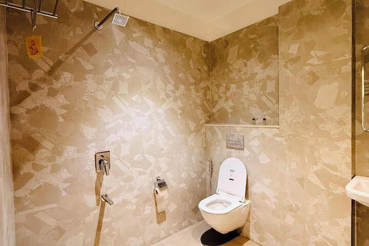 Room 52 of 84