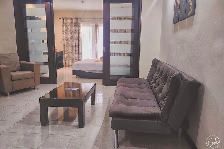 Room 10 of 34