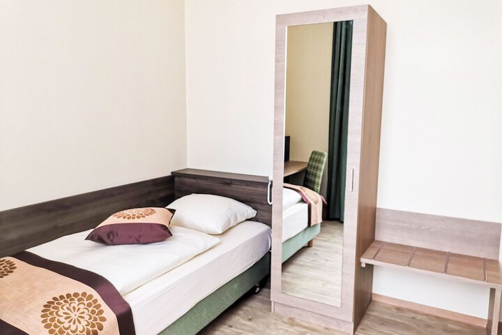 Room 4 of 57