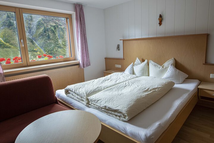 Room 20 of 149