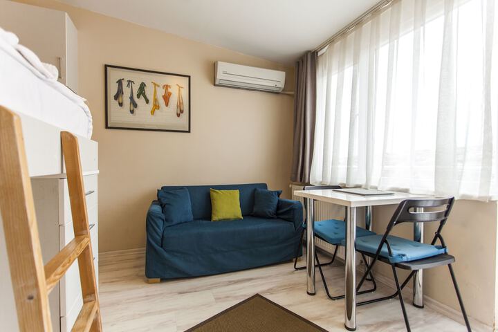 Room 5 of 44