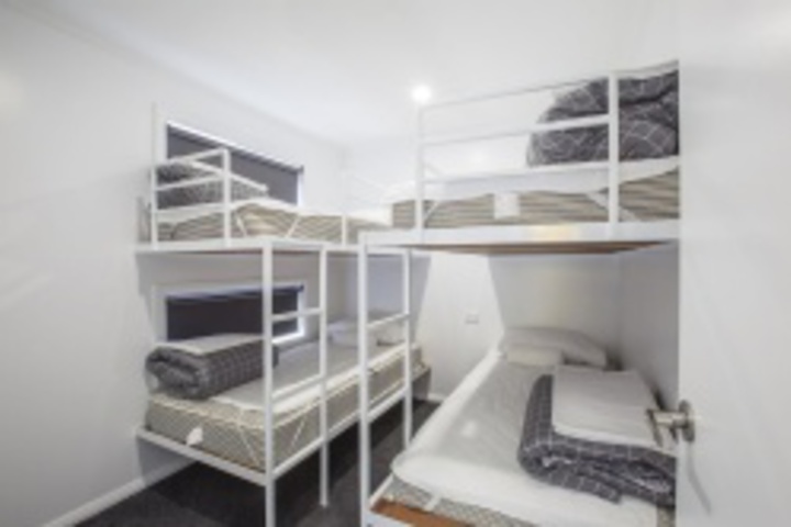 Room 211 of 876