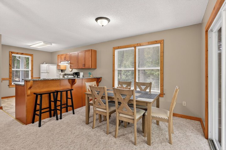 Dining 108 of 120