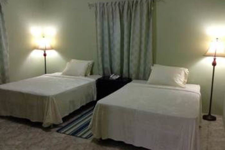 Room 4 of 13