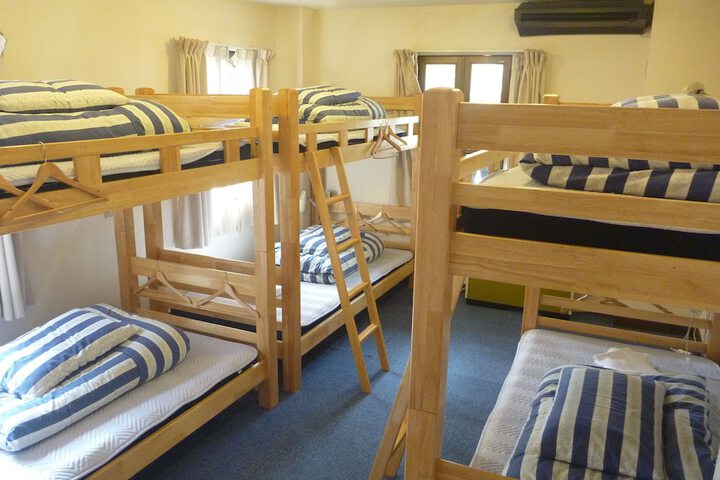 Room 14 of 66
