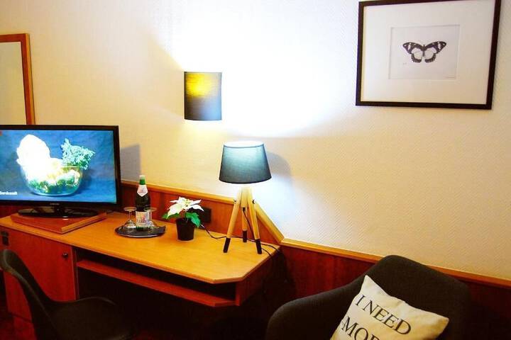 Room 15 of 42