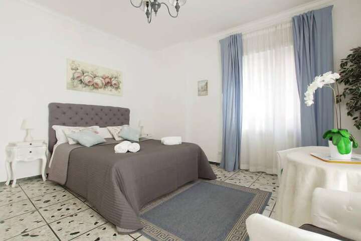 Room 12 of 26