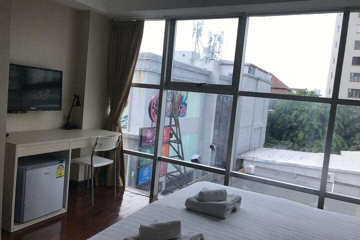Room 21 of 50