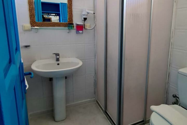Room 16 of 26