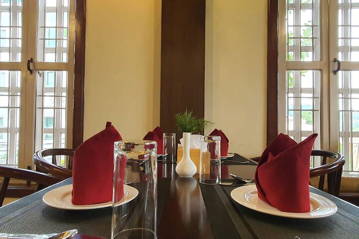 Dining 40 of 55