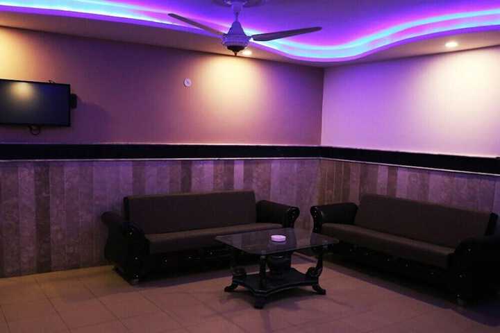Room 13 of 24