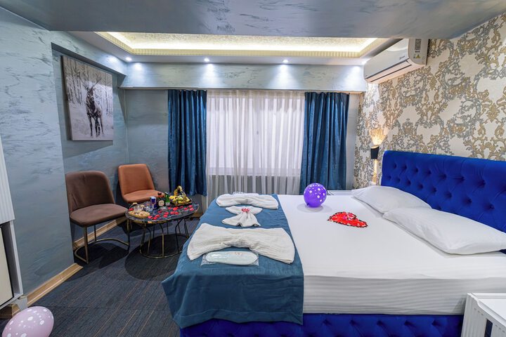 Room 4 of 25
