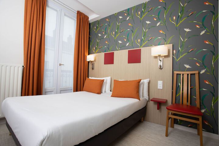 Room 10 of 50