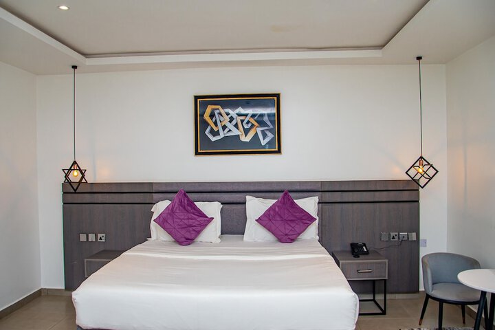 Room 5 of 34