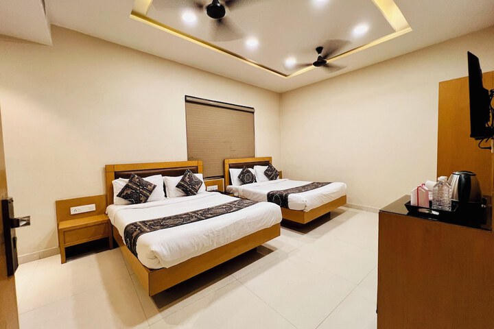 Room 7 of 35