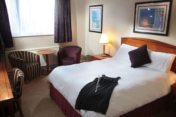 Room 3 of 35