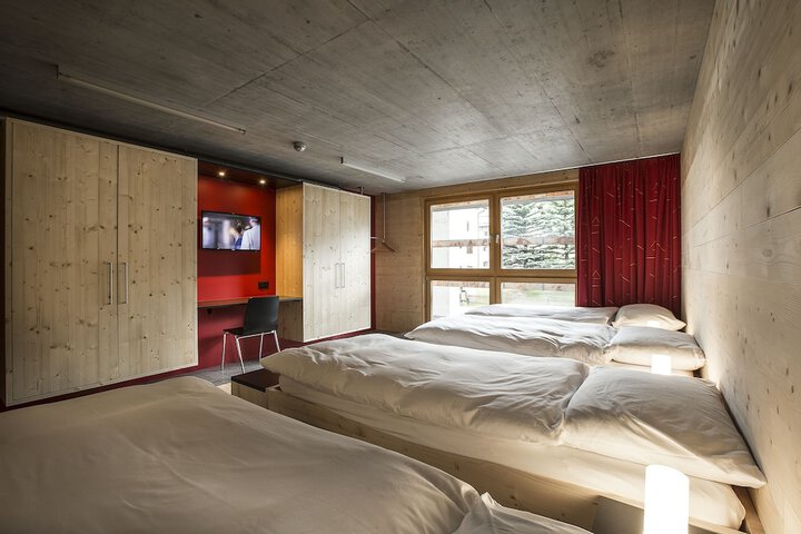 Room 13 of 42